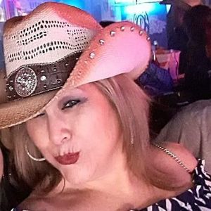 Meet your Posher, Linda